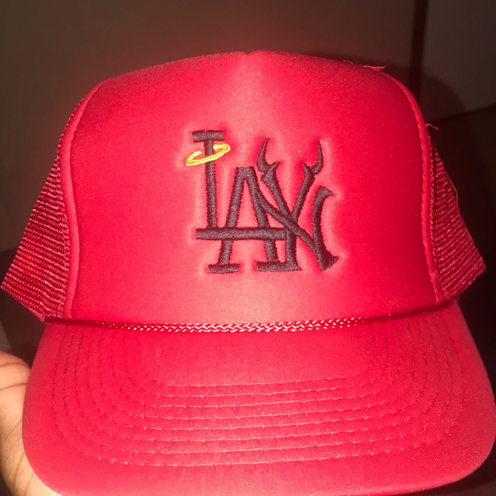 LostLove NYC Hat - Picture 1 of 4